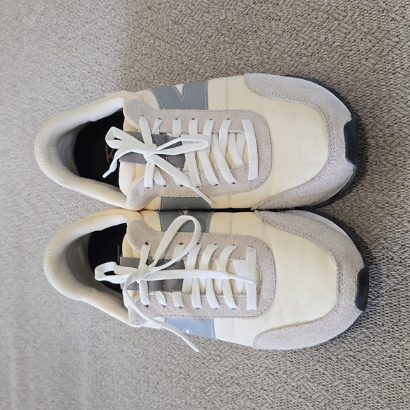 Kizik Milan Nylon And Suede Mist Gray and Cream Unisex Sneakers - Size 10.5 Mens - Picture 2 of 10